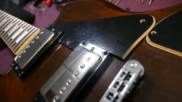 The Early 70s Was a Weird Time For SGs | 1972 Gibson SG Deluxe Humbuckers with Bigsby Review смотреть онлайн
