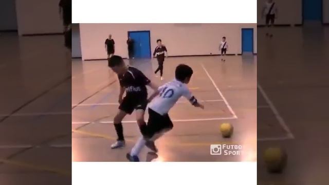 Будущая легенда футбола смотреть онлайн