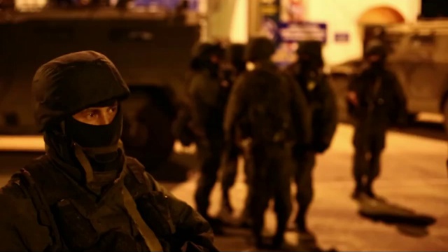 Российская бронетехника в Балаклаве 01.03.2014 смотреть онлайн