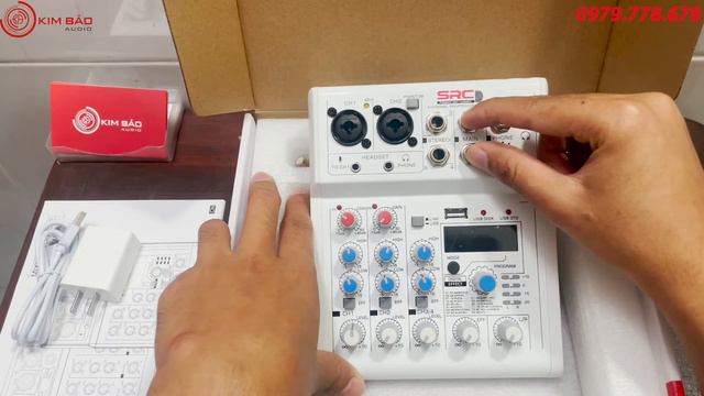 Mixer E4 - Mixer Mini Cho Livestream và Karaoke Gia Đình - Kim Bảo Audio смотреть онлайн