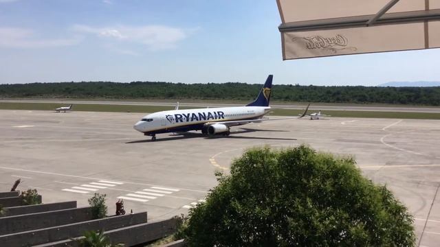 Rijeka Airport 2017 (RJK) смотреть онлайн