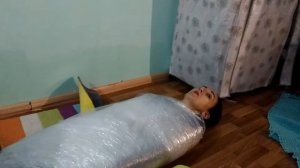 1 КМ ПИЩЕВОЙ ПЛЕНКИ МАМА ЗАДОХНУЛАСЬ И Я СКИНУЛ ЕЕ С БАЛКОНА