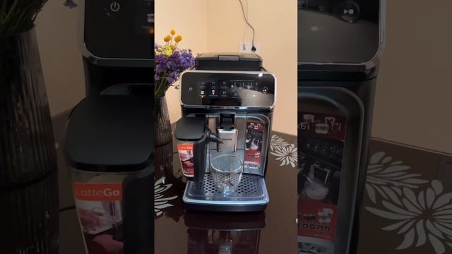 Кавомашина PHILIPS Series 3300 EP3347/90 смотреть онлайн