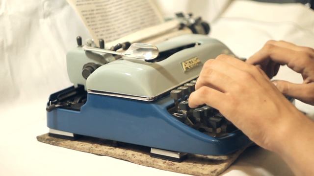 (продано) печатная / пишущая машинка Rheinmetall KsT Aztec 600 typewriter schreibmaschine смотреть онлайн