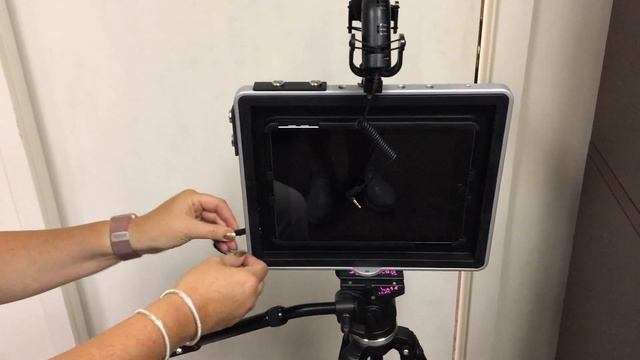 Attaching microphone to padcaster смотреть онлайн