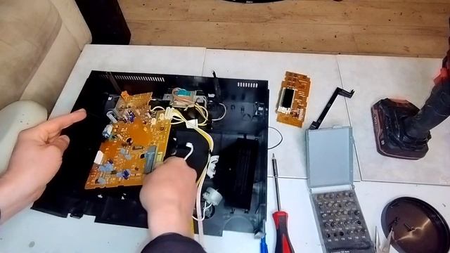 Радиодетали для АФФИНАЖА из винтажного CD проигрывателя PHILIPS 162 смотреть онлайн