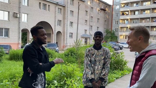 КАК ЖИВЁТСЯ ИНОСТРАНЦАМ У НАС? BLM В РОССИИ? смотреть онлайн