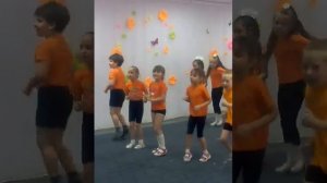 танец губки бантиком, бровки домиком