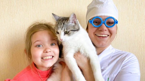 Лерочка и весёлая история про котёнка