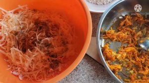 #котлетыизкрабовыхпалочек   Котлеты из крабовых палочек с луком и морковью.
