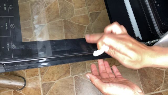 Как ОТКЛЕИТЬ НАКЛЕЙКУ с бытовой техники и ЛЕГКО убрать следы от наклейки смотреть онлайн