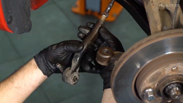 How to change tie rod end / track rod end on PEUGEOT 107 1 (PM, PN) [TUTORIAL AUTODOC] смотреть онлайн