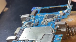 Замена микросхемы , замена контроллера питания Самсунг Samsung , ремонт телефона Samsung Galaxy a41