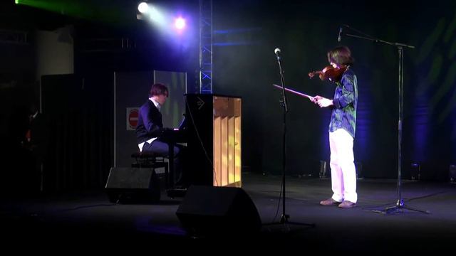 Yume Duo - Howl's Moving Castle Theme смотреть онлайн