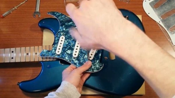 How to change stratocaster pickguard