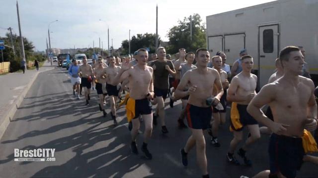 Брест. День ВДВ 2 августа 2019. Пробег по улицам смотреть онлайн