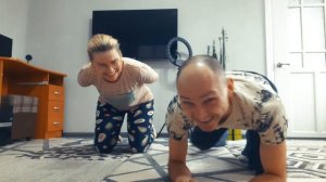 Я с женой играю. 1.