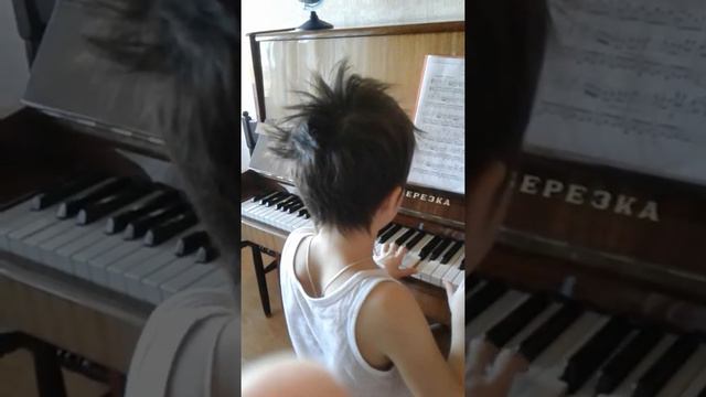 Как я играю на пианино. смотреть онлайн