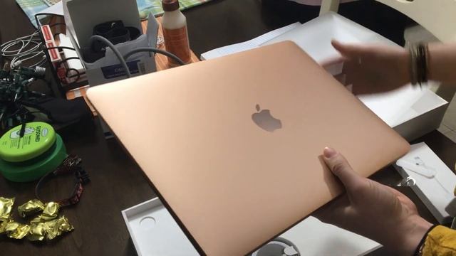 Very Informal M1 Macbook Air UNBOXING - Gold смотреть онлайн
