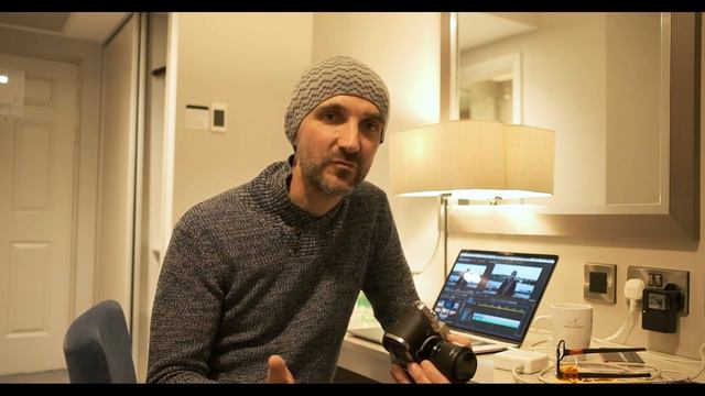 Fujifilm 50mm f2 WR lens v Fujifilm 56mm 1.2 lens | Which is right for you? смотреть онлайн