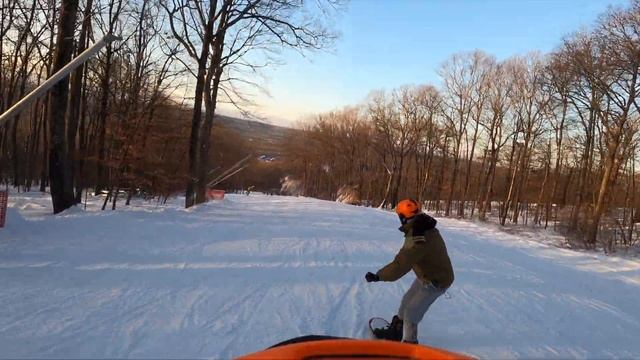 Катание на сноубордах в США. Как выглядит бюджетный горнолыжный курорт. Неожиданная находка. смотреть онлайн