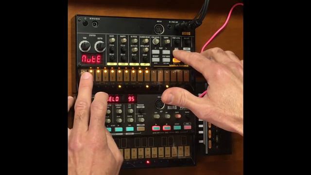 Korg Volca Beats, Volca FM, and Monotron Delay Minimal Jam смотреть онлайн