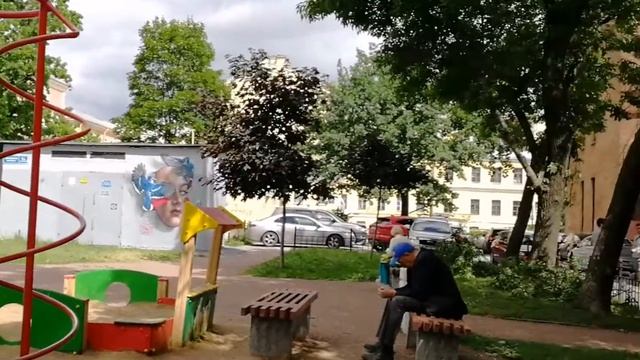 Сегодня околоГреческогоСквераСПб целая делегация встречала с выписки изРаухфуса мальчика(полиция,ТВ смотреть онлайн