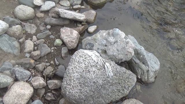 Этот камень синий красный уже интересный This blue red stone is already interesting смотреть онлайн