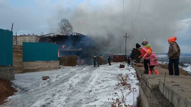 Гуляю, а тут дом горит смотреть онлайн