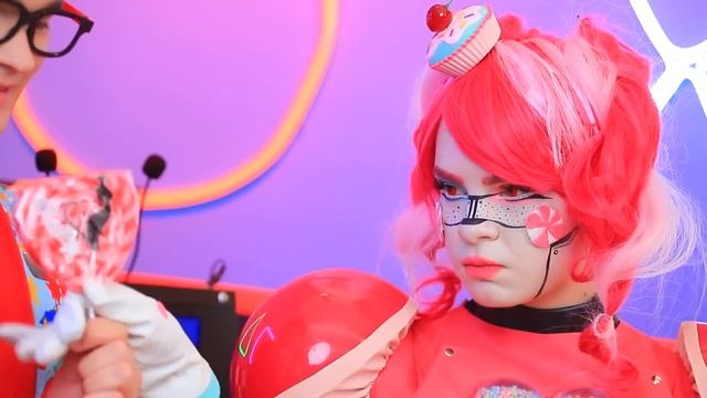 Уэнсдей Аддамс vs Инид vs Сюзи Снэктайм! Инид пропала смотреть онлайн