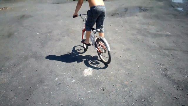 как научиться ездить на заднем колесе (Оганес Давитян) смотреть онлайн