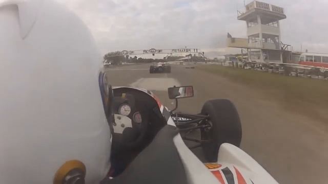 Casi un accidente Formula Renault Plus 2012 Marcos Juarez смотреть онлайн