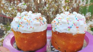 Пасхальный кулич влажный, тесто как пух, долго остается свежим и мягким.