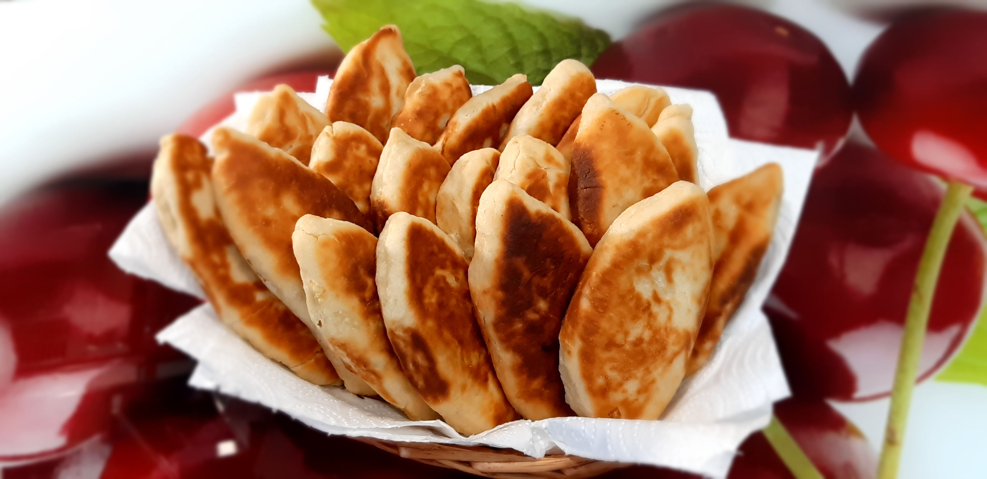 Румяные пирожки с капустой. Вкусно как у бабушки. смотреть онлайн