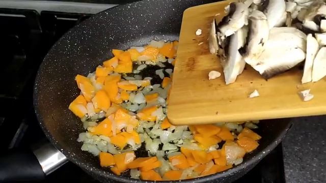 Запеченные грибы с сосисками. Рецепт вкусного ужина. смотреть онлайн
