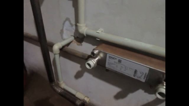 Твёрдотопливный котёл и теплоаккумулятор. Часть 3 - Установка теплообменника смотреть онлайн