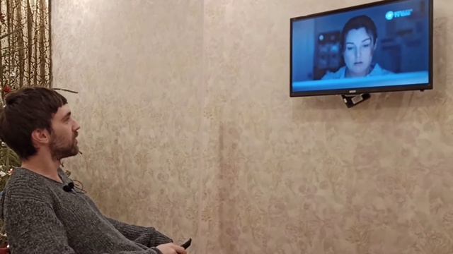 Как правильно смотреть телевизор, когда все передачи уже достали!? смотреть онлайн