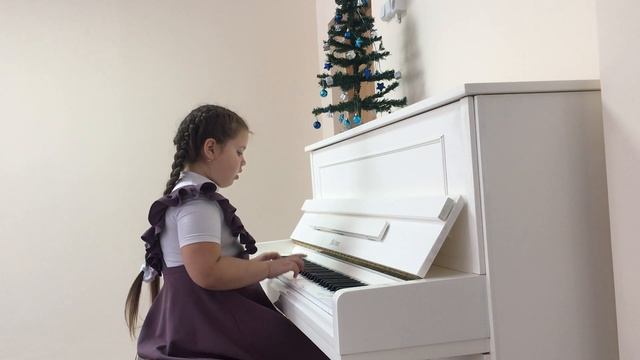 Янка(белорусский танец) Фурдуй Софья 1класс, смотреть онлайн
