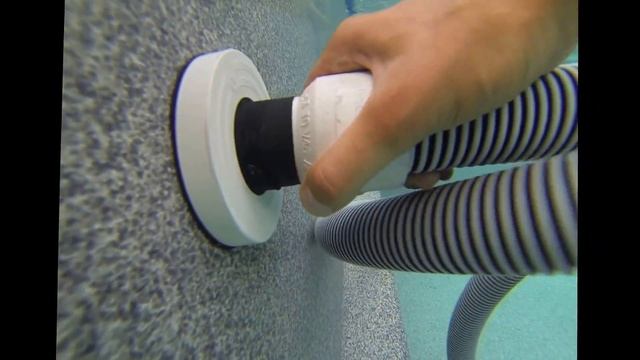 Как работает пылесос для бассейна. Чистим бассейн и показываем. смотреть онлайн