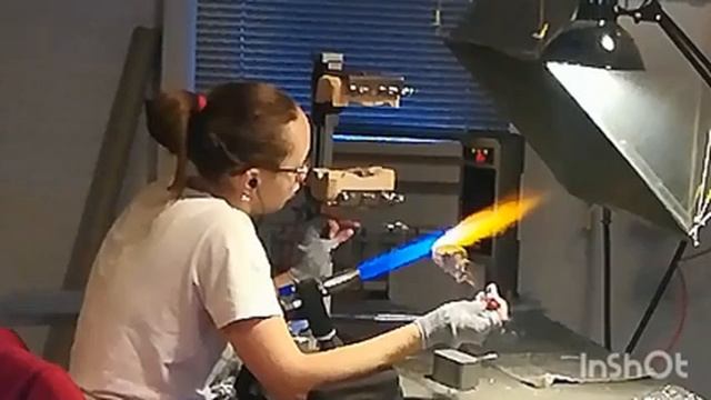 САМАЯ БОЛЬШАЯ ФАБРИКА ЁЛОЧНЫХ ИГРУШЕК!!! ПОДАРКИ НА НГ! НОВОГОДНИЙ ШОППИНГ! МАСТЕР КЛАСС смотреть онлайн
