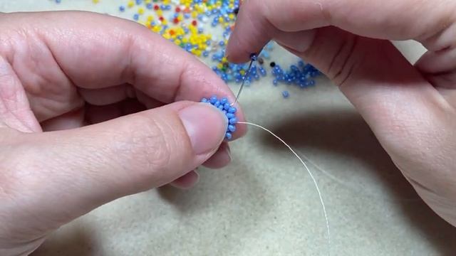 Новогодний шар из бисера | Часть 4 || Совместное плетение смотреть онлайн