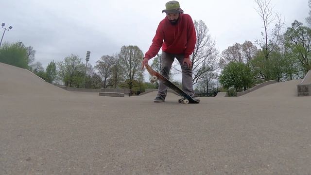 How to Nose Grab (easiest skate trick) смотреть онлайн