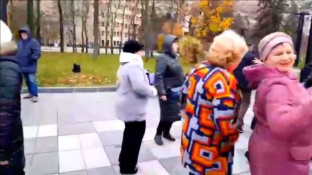 ОСЕНЬ 2022.ХАРЬКОВ.А СМОТРИ,КАКИЕ БЛИЗКИЕ НАШИ БЕРЕГА!!! смотреть онлайн