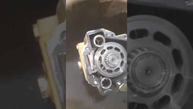 Кат 9. Ремонт гидро насос. Причину нашли. Cat nine hydraulic pump repair founcl the reason. смотреть онлайн