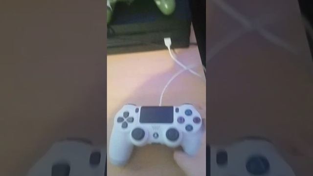 что делать если контроллер от PS4 мигает синим (голубым) . смотреть онлайн