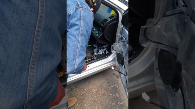 Разбор ограничителя двери Hyundai Accent RB 2016, видео отзыв смотреть онлайн