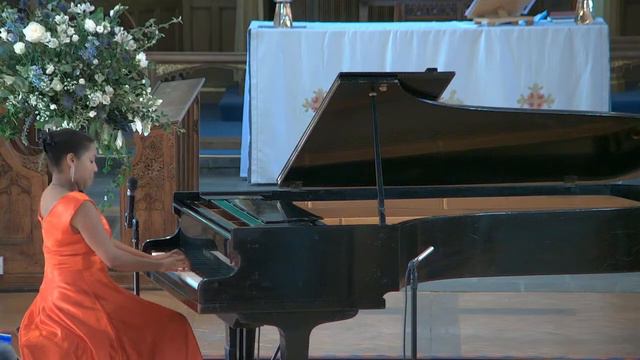 Beatrice plays the Aria from the Goldberg Variations. J.S Bach. смотреть онлайн
