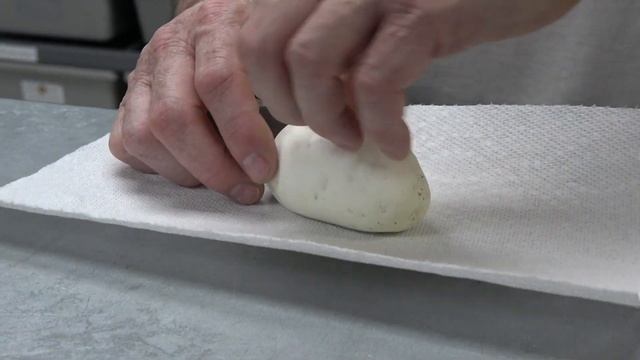 Lightning Pied Ball Python Update !! Egg Cutting !! смотреть онлайн