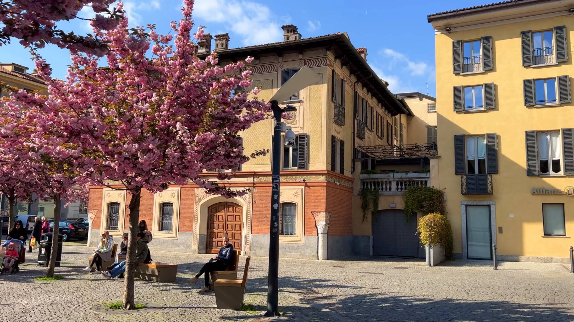 Комо, Италия - Пешеходная экскурсия 4K - Красивый город на озере Комо | #шариклайф смотреть онлайн