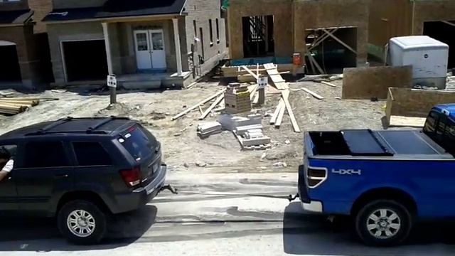 Jeep WK VS F150 tug a war смотреть онлайн